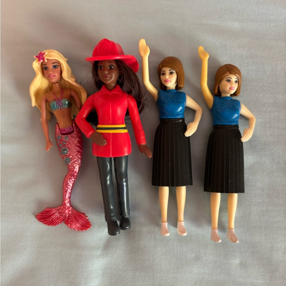 4 Mini Barbies
